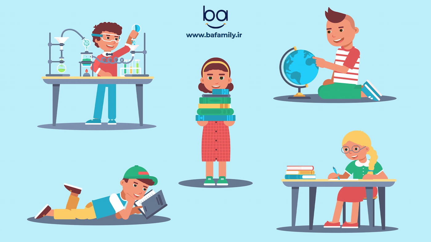 کودکی که خودش کارهایش را انجام می‌دهد و والدین با صبر و حمایت او را تشویق می‌کنند