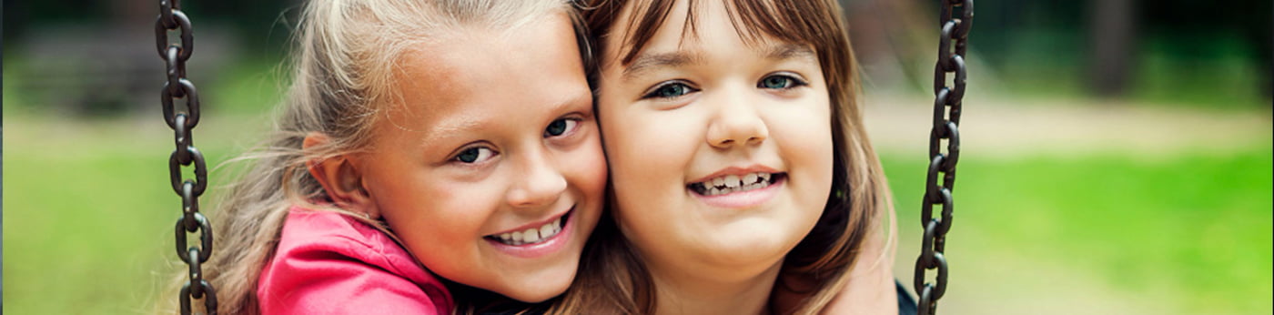 
    <p>

        دوست یابی و حفظ آنها یکی از مهارت های مهم زندگی است. در واقع یادگیری دوست یابی برای رشد


        <a
                href="https://bafamily.ir/blog/%DA%86%DA%AF%D9%88%D9%86%D9%87-%DA%A9%D9%88%D8%AF%DA%A9-%D8%A7%D8%AC%D8%AA%D9%85%D8%A7%D8%B9%DB%8C-%D8%AA%D8%B1%D8%A8%DB%8C%D8%AA-%DA%A9%D9%86%DB%8C%D9%85"
                target="_blank"
                rel="noopener noreferrer"> مهارت های اجتماعی کودک</a>

        ضروری است. دوستی خوب می تواند به طرق مختلف به فرزند شما کمک کند، از حمایت و همراهی با او گرفته تا بهبود عزت نفس
        و عملکرد تحصیلی او. دوستی ها همدلی، شفقت و سایر مهارت های زندگی را در فرزند شما ایجاد می کنند. دوستی ها را می
        توان در خانواده، مدارس، محله ها و حتی از طریق اینترنت ایجاد کرد.


    </p>