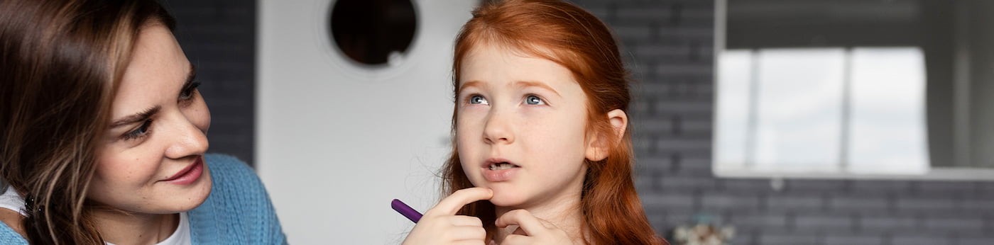   <p>صبر و انتظار دو مهارت مهم زندگی هستند که همه باید یاد بگیرند چگونه آن را تمرین کنند. با این حال برای یک کودک
            نوپا همیشه آسان نیست. والدین باید بدانند که صبر یک فضیلت است که در بزرگسالی مدیریت آن بسیار آسان تر است،
            زیرا فرد کنترل بیشتری بر خود دارد. از سوی دیگر، کودکان نوپا تا حد زیادی تحت کنترل احساسات خود هستند و به
            دنبال رسیدن آنی به خواسته هایشان هستند. آموزش صبر به کودکان مطمئنا زندگی شما را به عنوان والدین آسان‌تر
            می‌کند. وقتی صبر از همان زمان کودکی به فرد آموخته می شود، به سلامتی بهتر، بهبود روابط، موفقیت شغلی و موارد
            دیگر کمک می کند.
        </p>
        <img className={'w-100'}
             src="https://api.bafamily.ir/get_file/teaching-patience-to-toddlers-376"
             title="آموزش صبر به کودکان نوپا"
             alt="کودکی که با کمک والدین در حال یادگیری صبر و انتظار است"/>